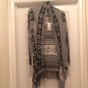 NWT haute monde Aztec design in black & white cardigan style